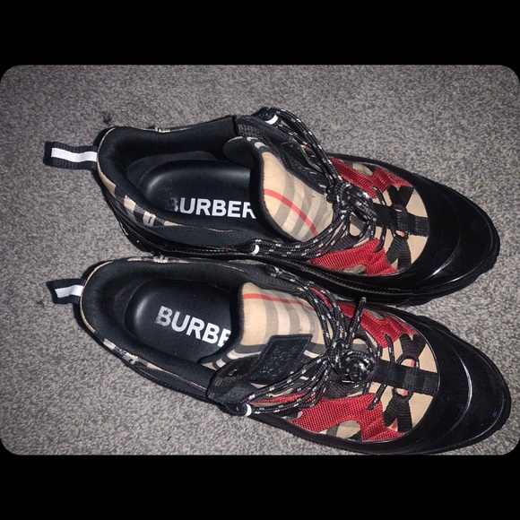 Size 10.5 Burberry Sneakers Men’s - Picture 2 of 4